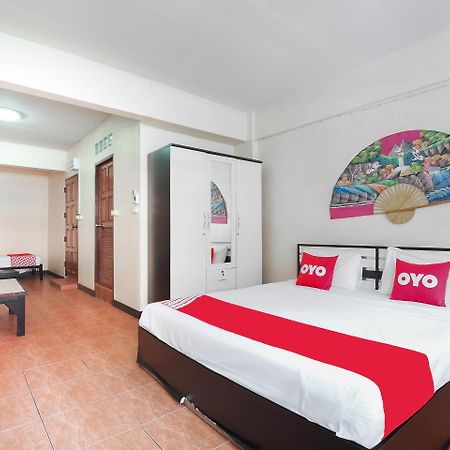 Oyo 963 Sunshine Guesthouse Pattaya Esterno foto
