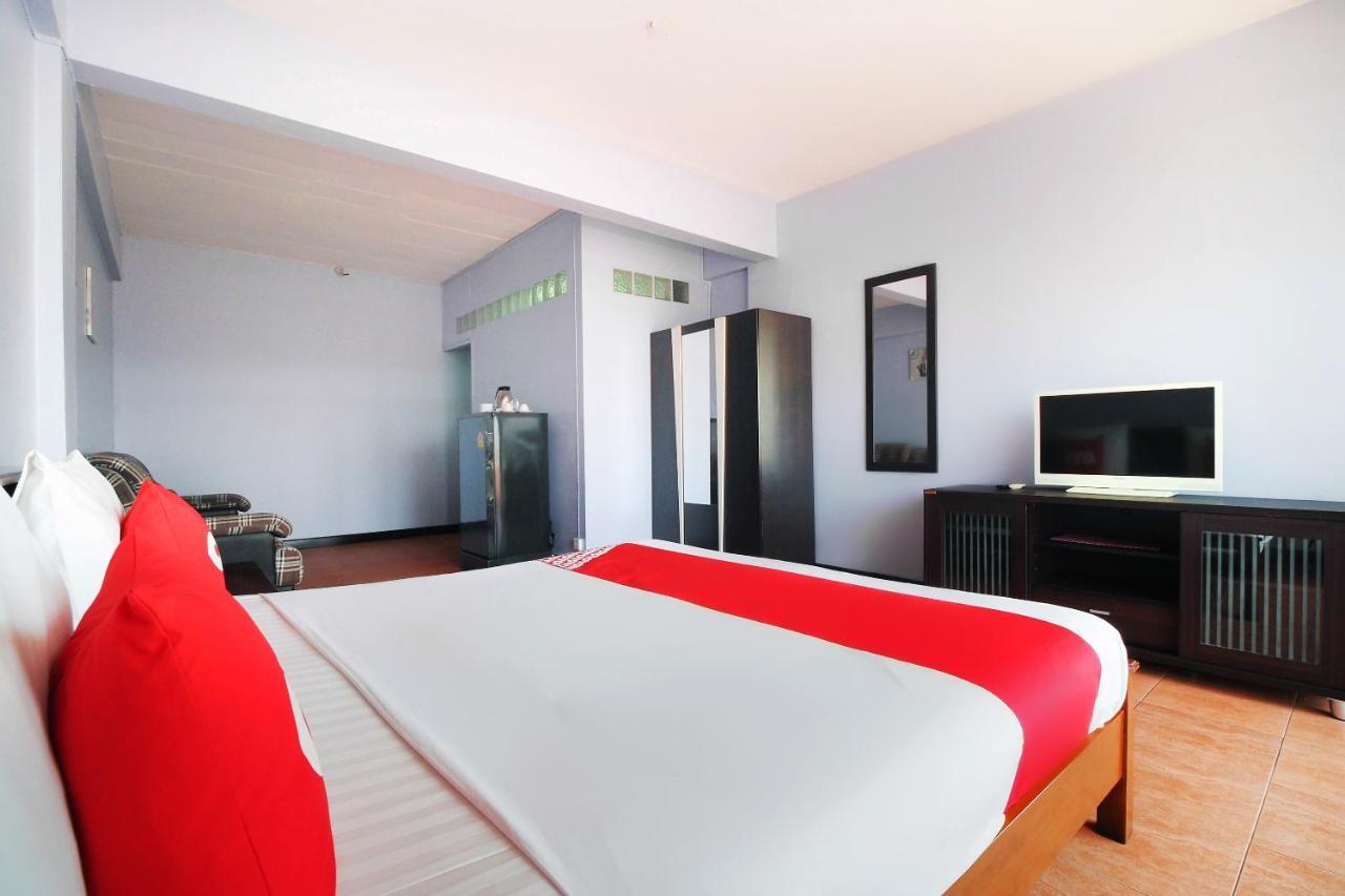 Oyo 963 Sunshine Guesthouse Pattaya Esterno foto