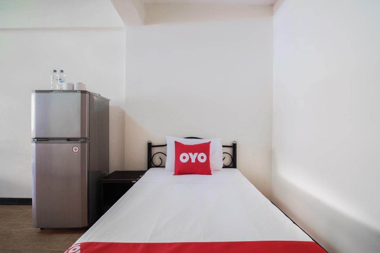 Oyo 963 Sunshine Guesthouse Pattaya Esterno foto