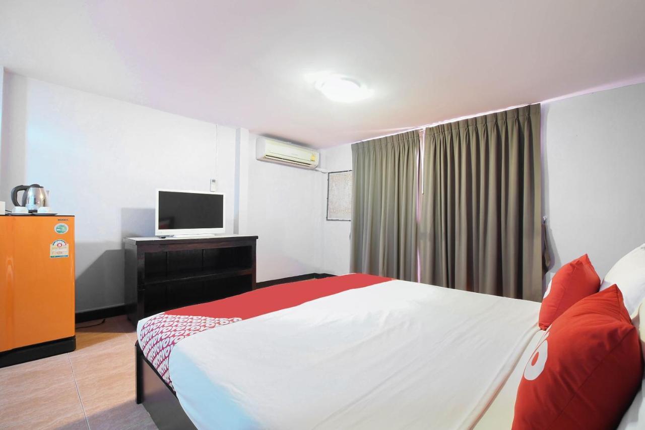 Oyo 963 Sunshine Guesthouse Pattaya Esterno foto