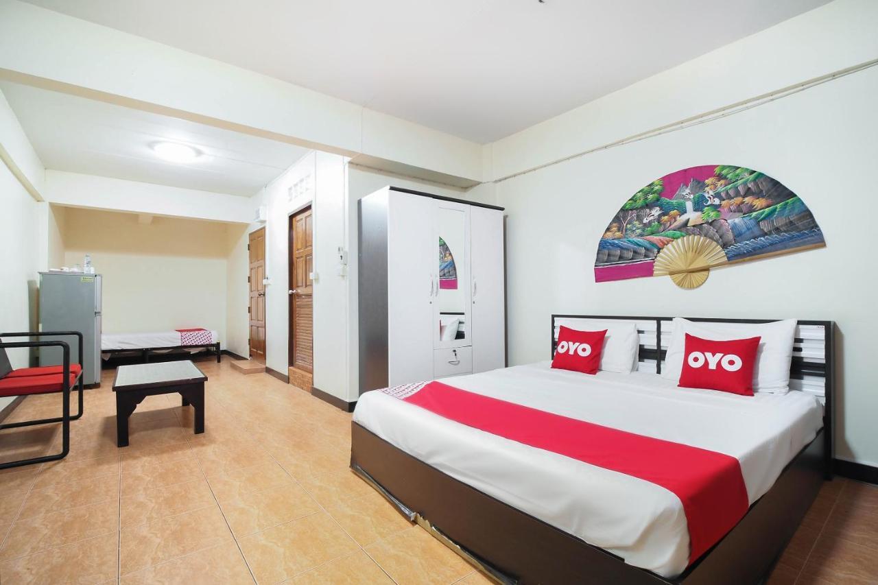Oyo 963 Sunshine Guesthouse Pattaya Esterno foto