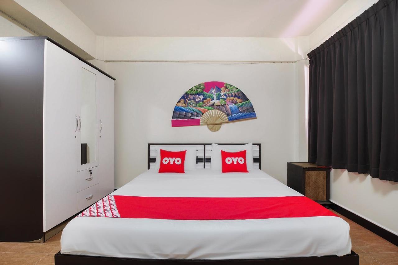 Oyo 963 Sunshine Guesthouse Pattaya Esterno foto