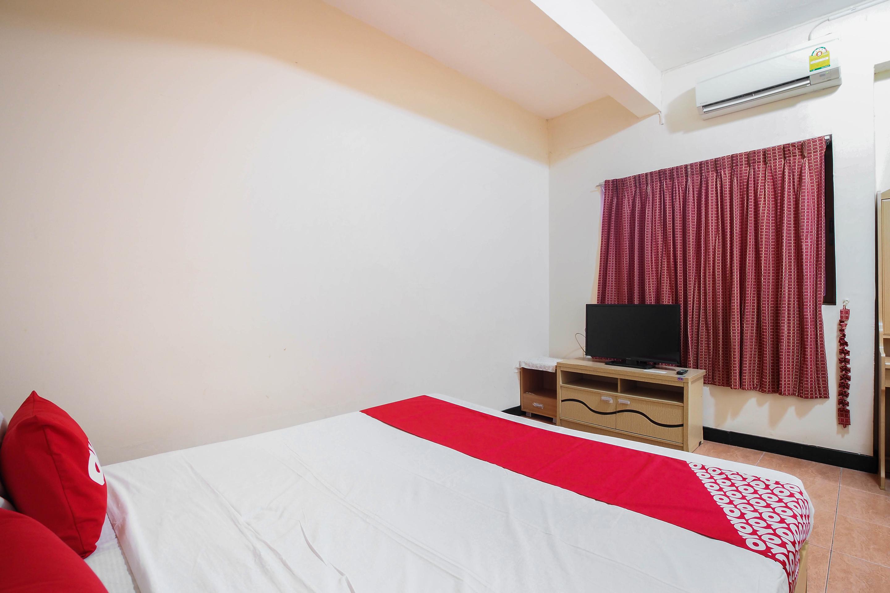 Oyo 963 Sunshine Guesthouse Pattaya Esterno foto