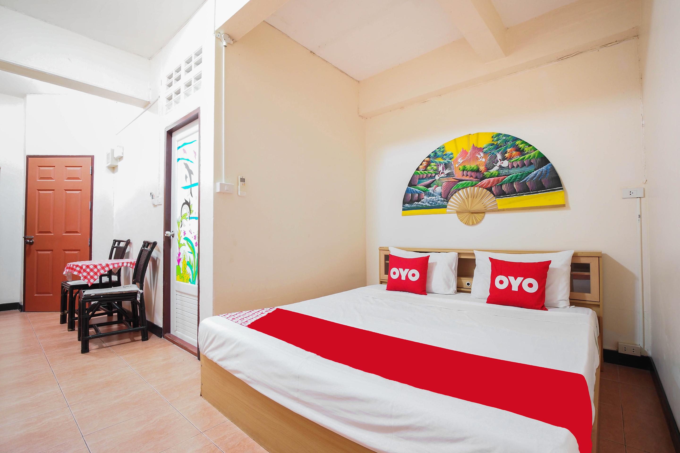 Oyo 963 Sunshine Guesthouse Pattaya Esterno foto