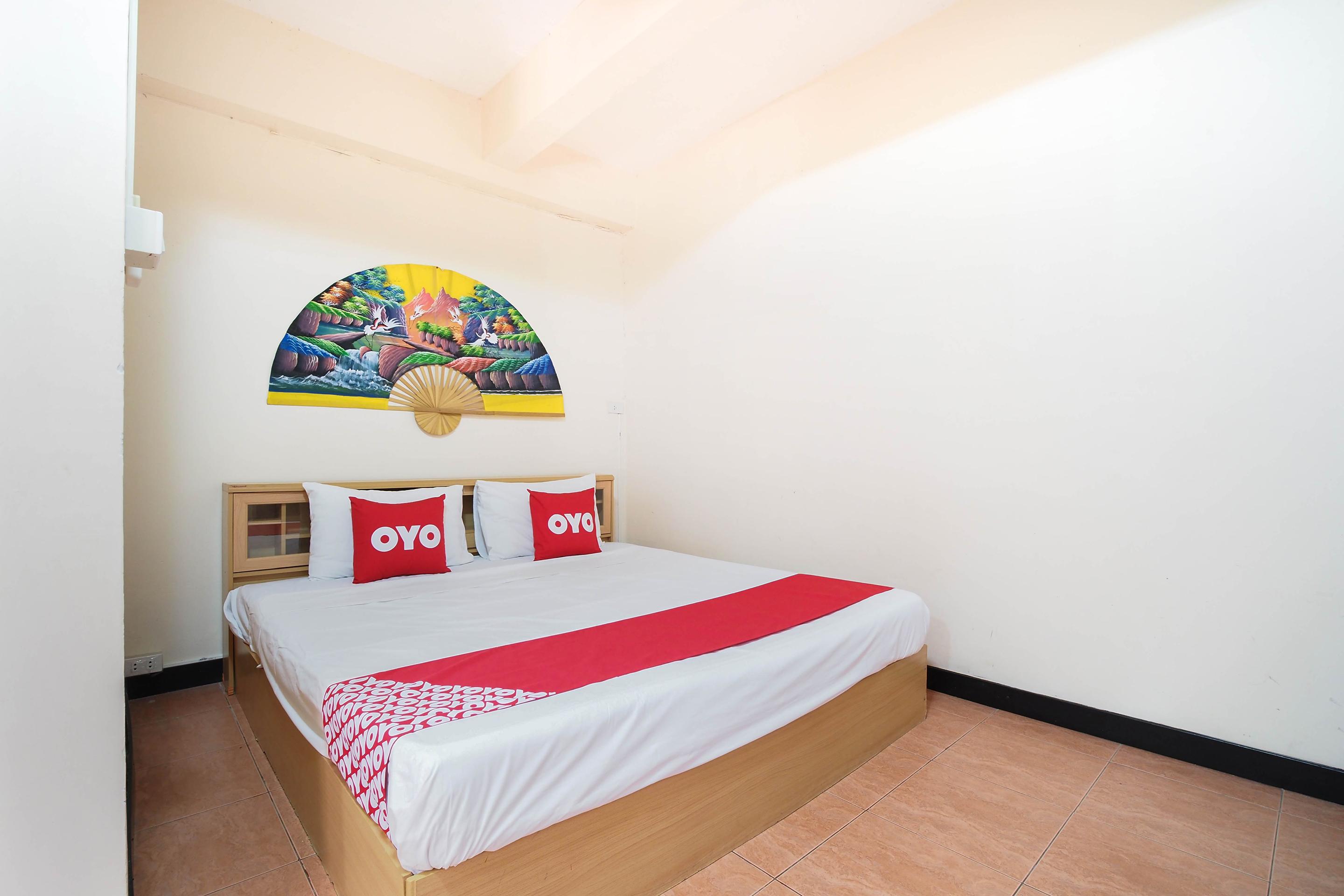 Oyo 963 Sunshine Guesthouse Pattaya Esterno foto