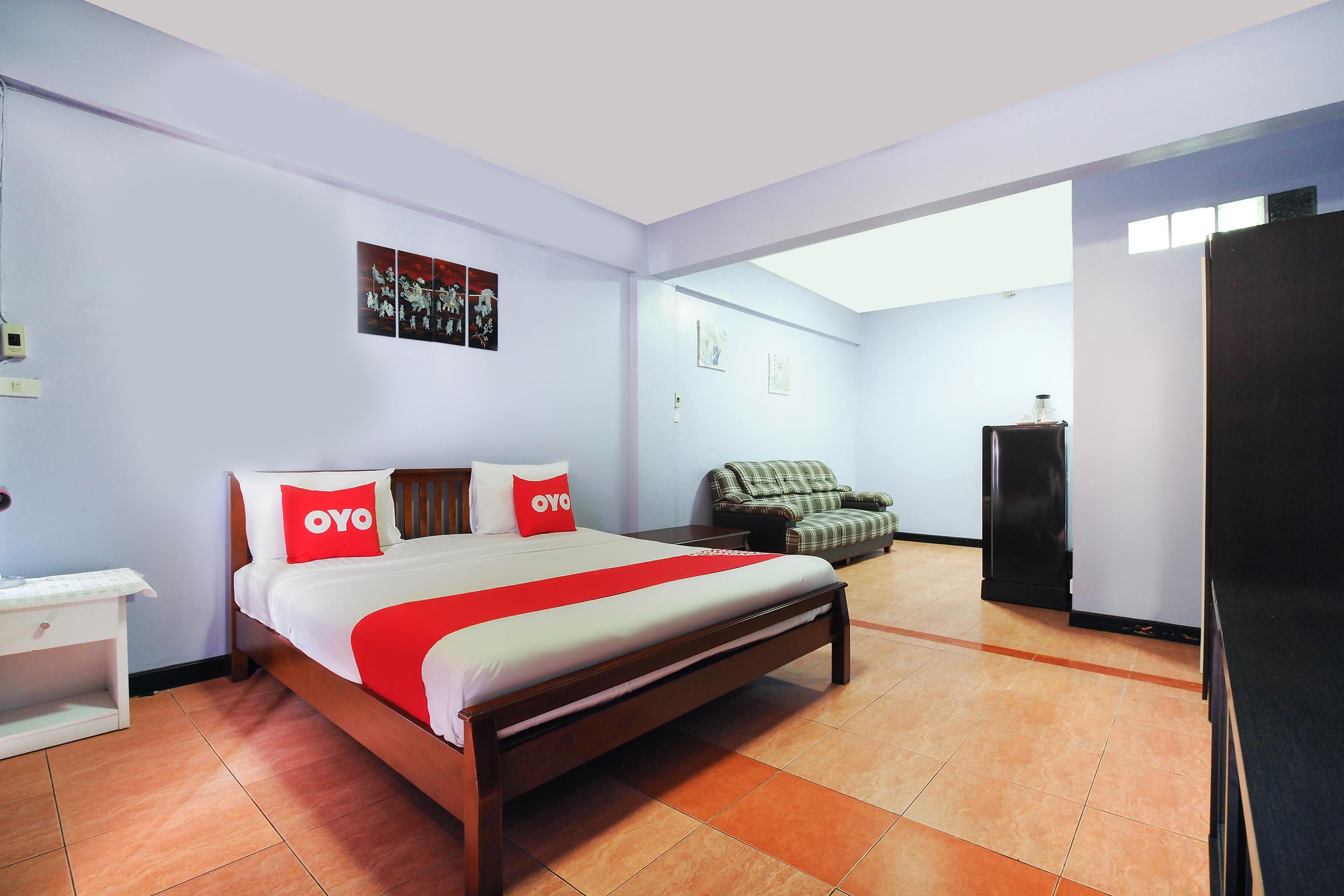 Oyo 963 Sunshine Guesthouse Pattaya Esterno foto