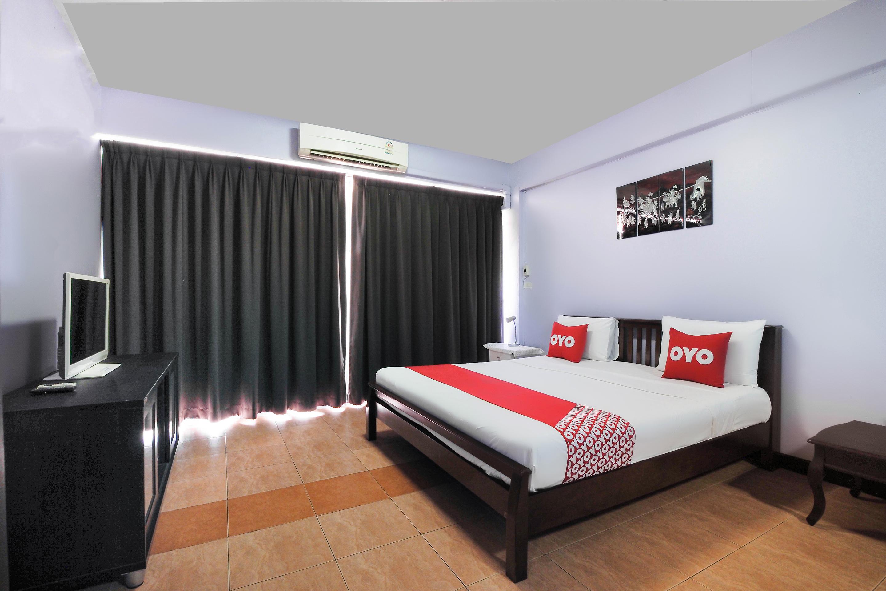 Oyo 963 Sunshine Guesthouse Pattaya Esterno foto
