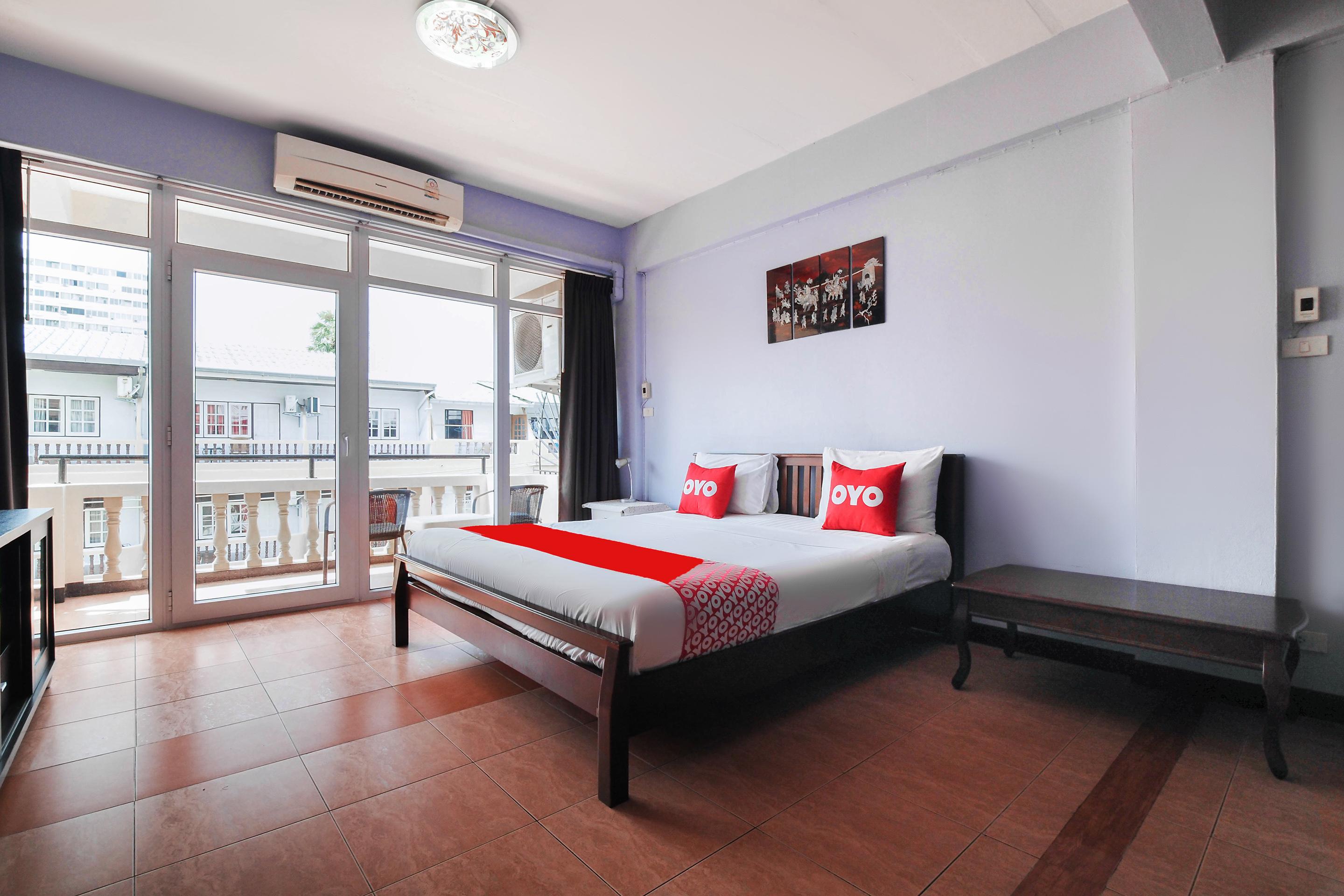 Oyo 963 Sunshine Guesthouse Pattaya Esterno foto