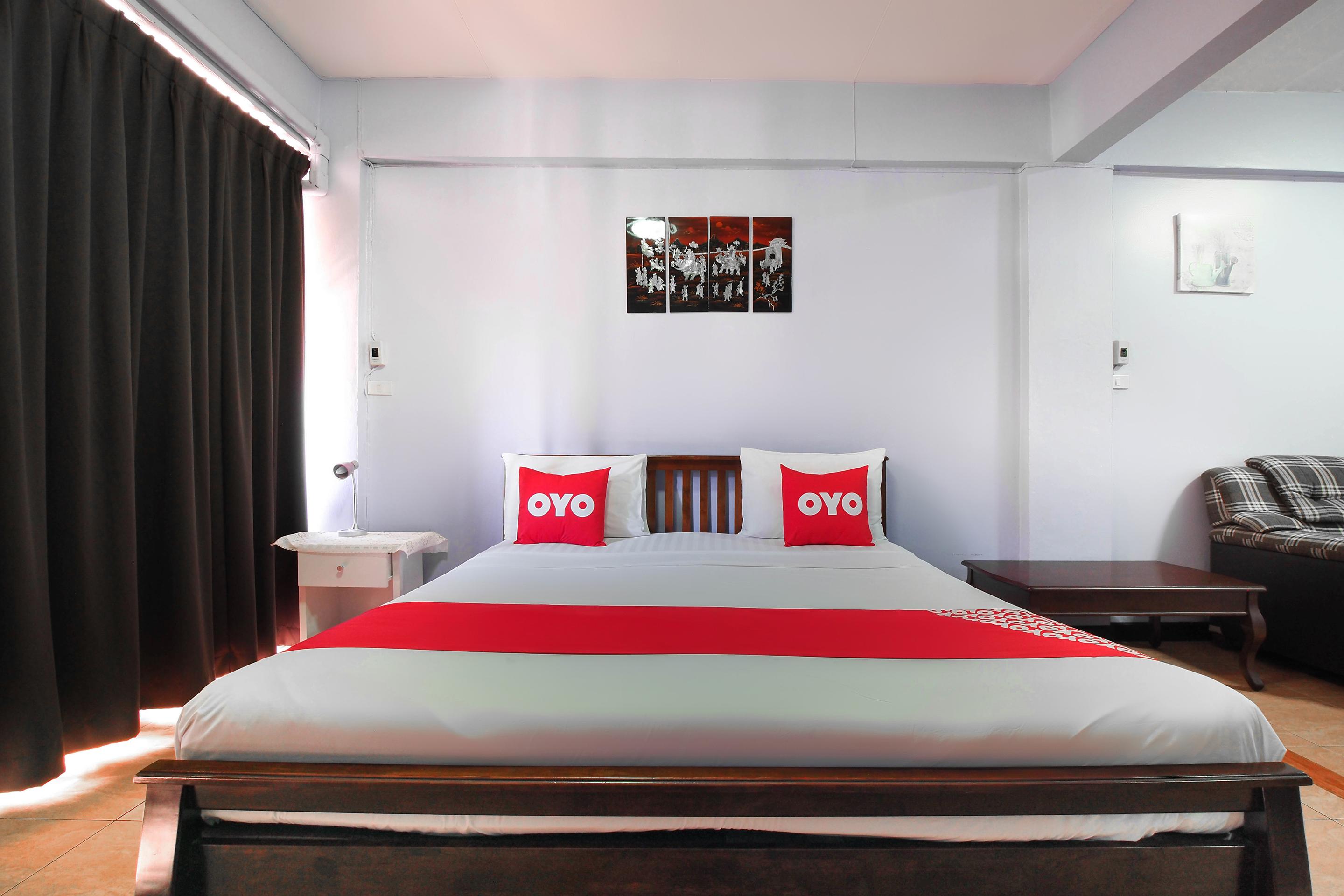 Oyo 963 Sunshine Guesthouse Pattaya Esterno foto