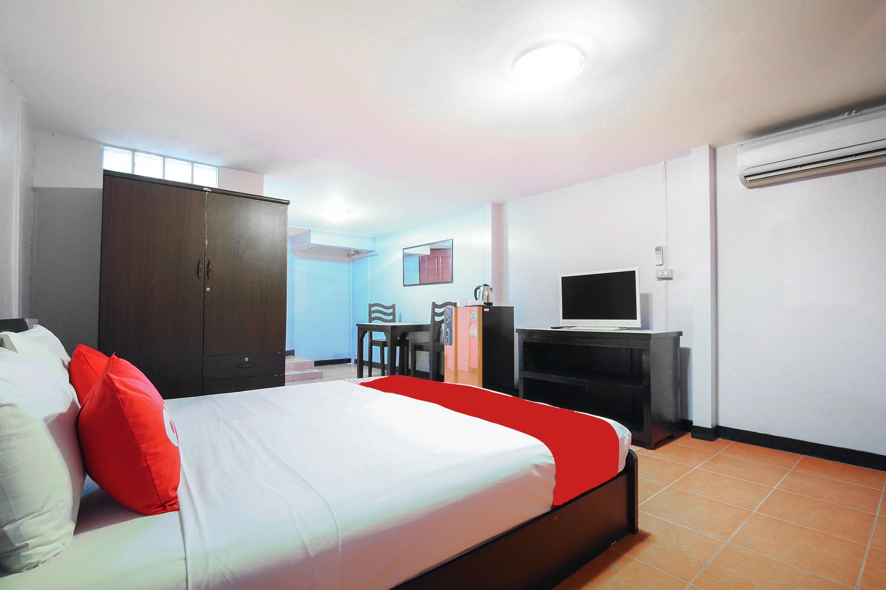 Oyo 963 Sunshine Guesthouse Pattaya Esterno foto