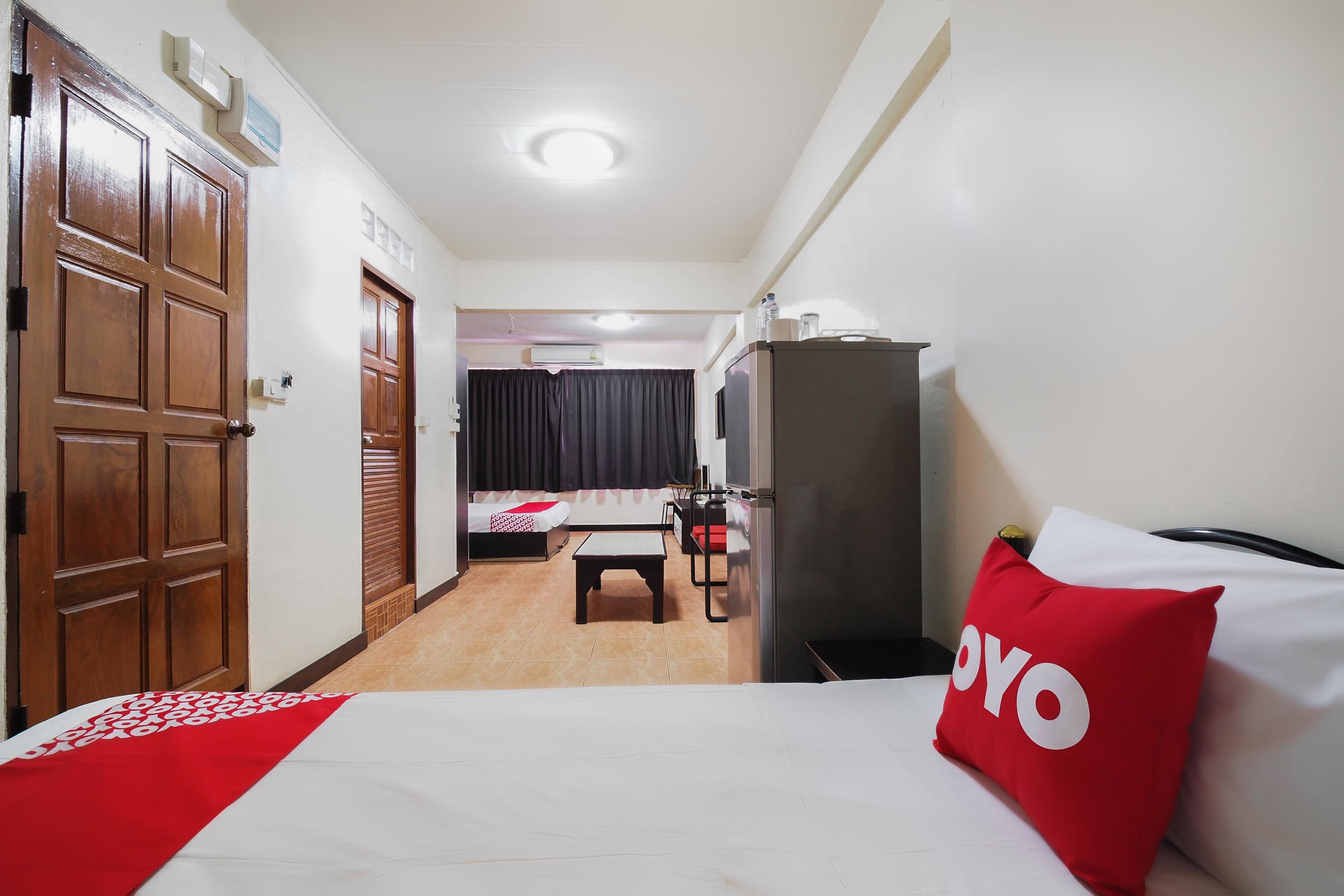 Oyo 963 Sunshine Guesthouse Pattaya Esterno foto