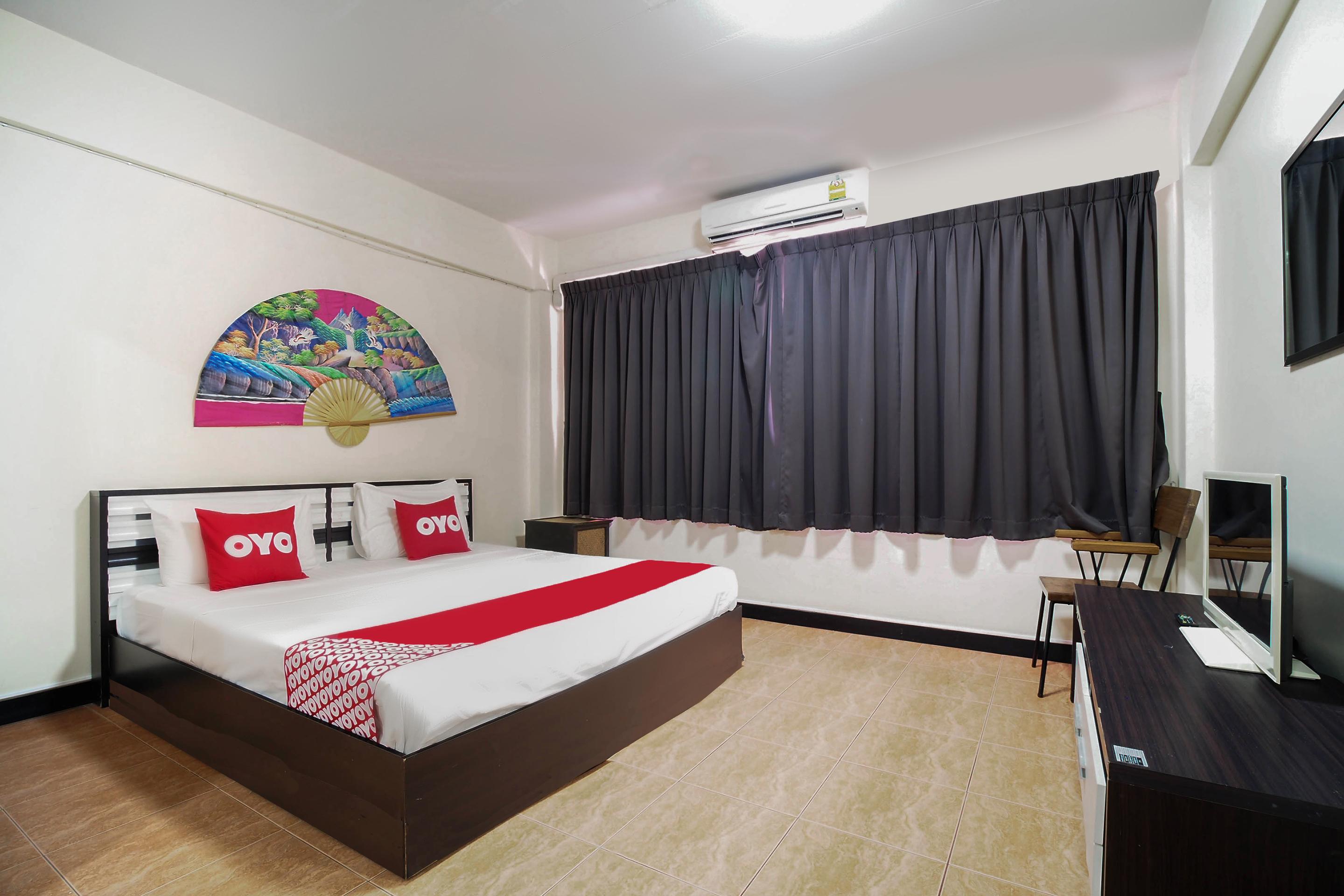 Oyo 963 Sunshine Guesthouse Pattaya Esterno foto