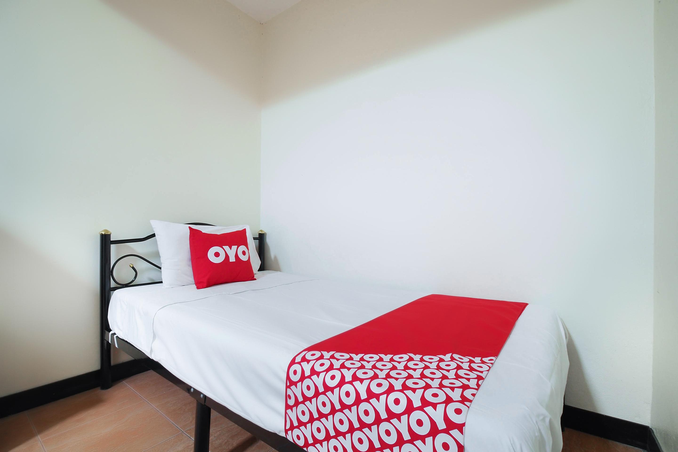 Oyo 963 Sunshine Guesthouse Pattaya Esterno foto