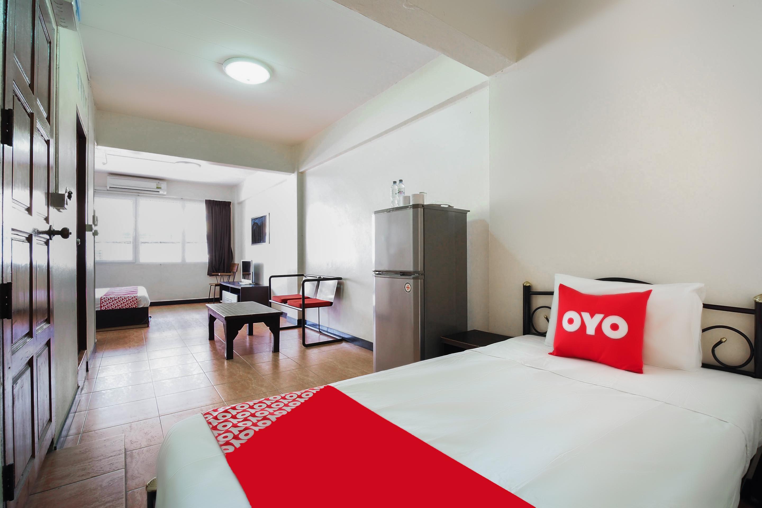 Oyo 963 Sunshine Guesthouse Pattaya Esterno foto