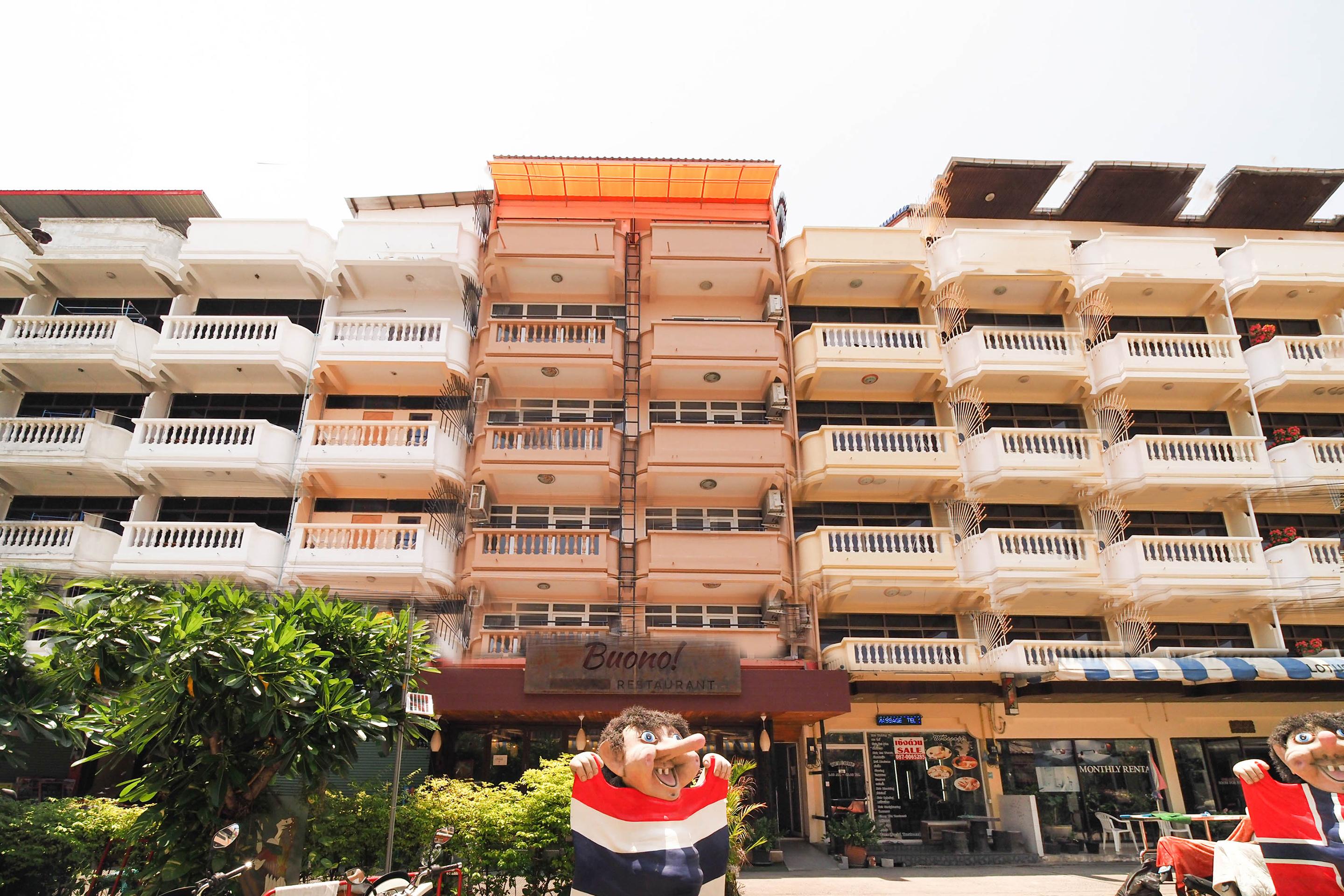 Oyo 963 Sunshine Guesthouse Pattaya Esterno foto
