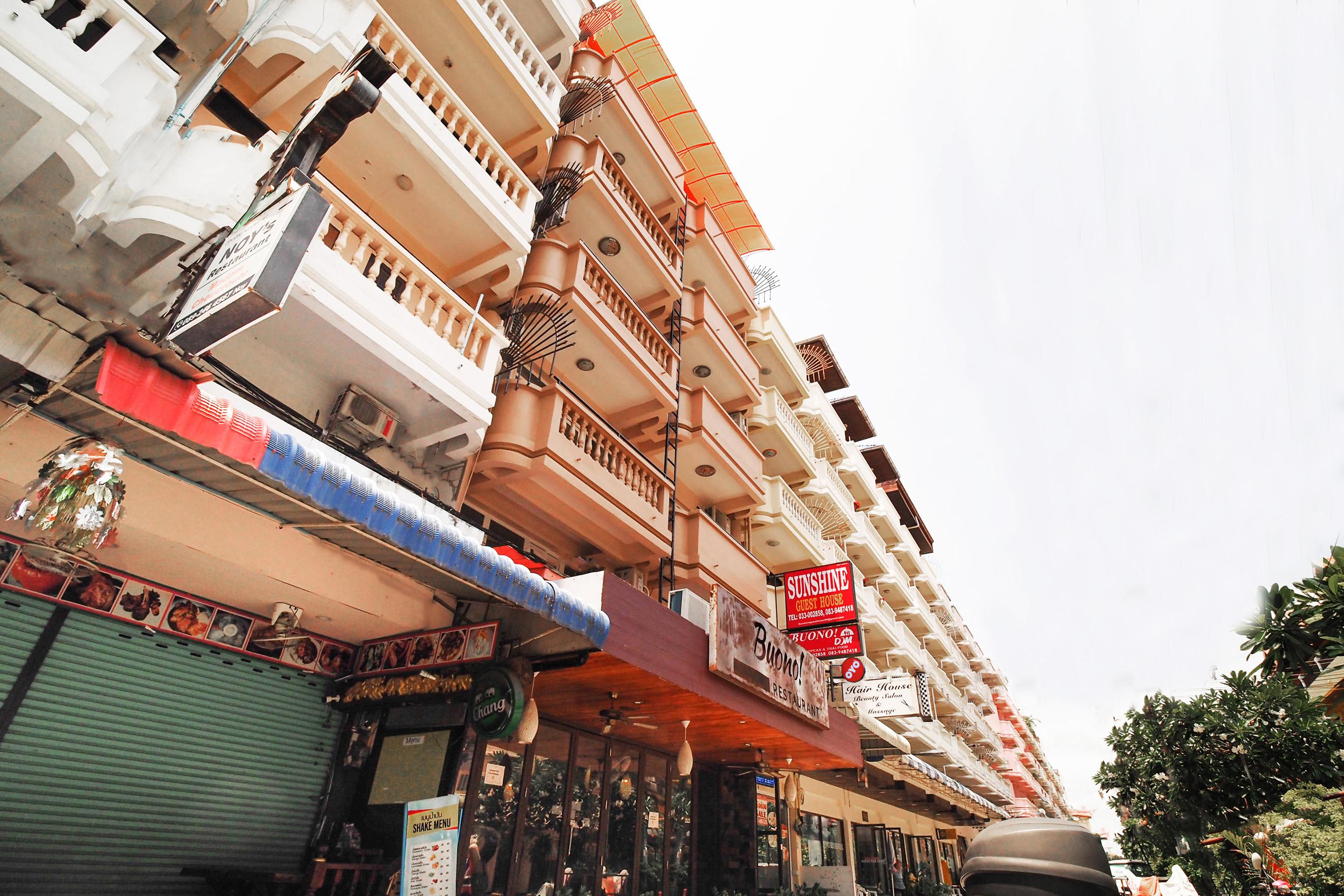 Oyo 963 Sunshine Guesthouse Pattaya Esterno foto