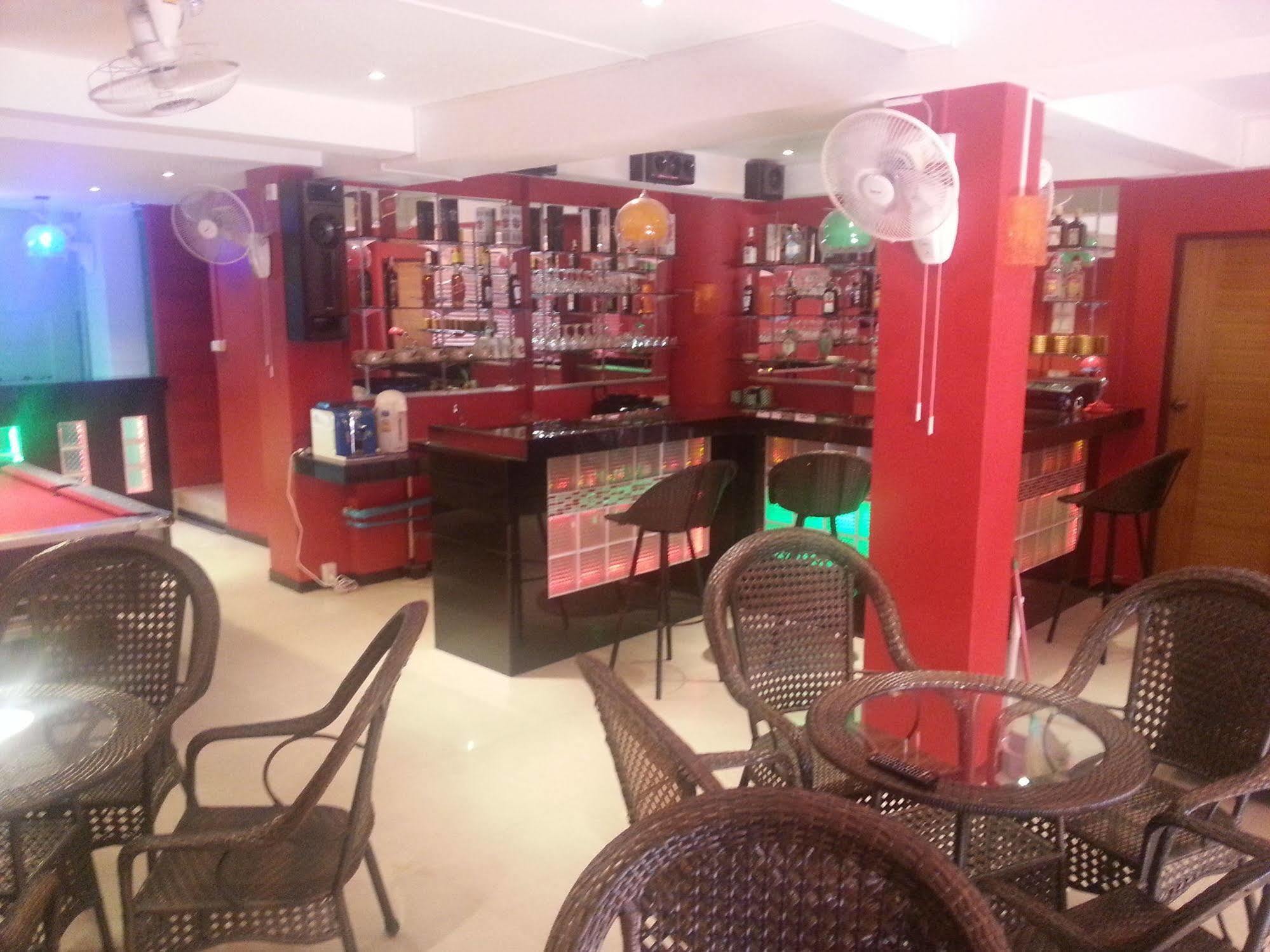Oyo 963 Sunshine Guesthouse Pattaya Esterno foto